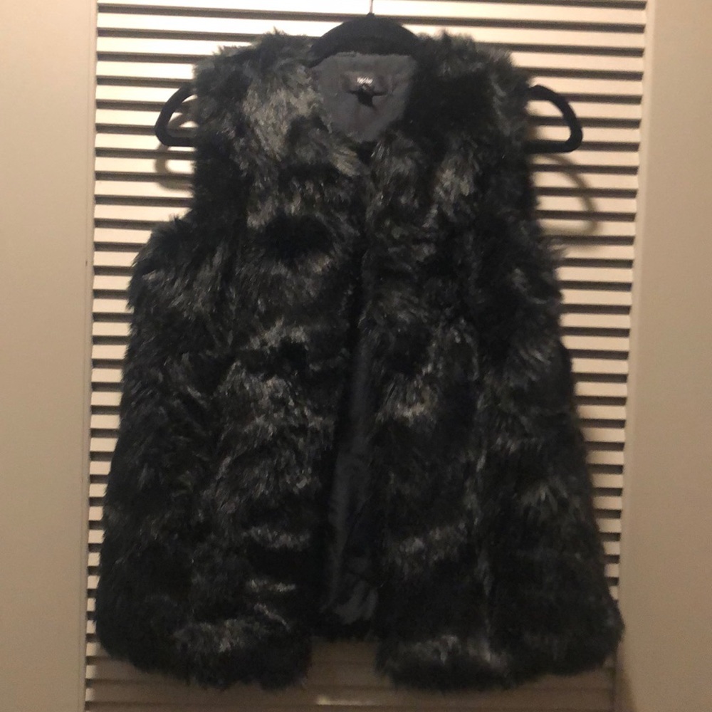 Black faux fur vest